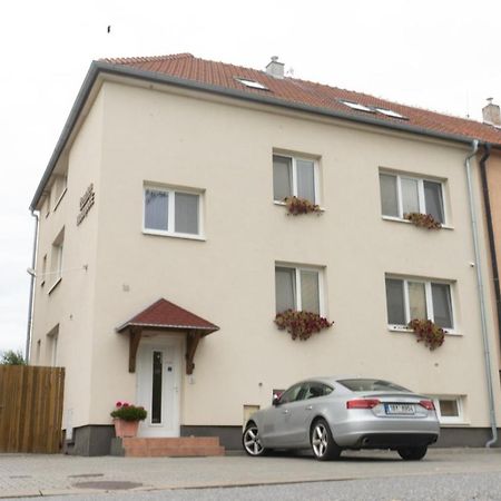 Penzion Hustopeče Exterior foto